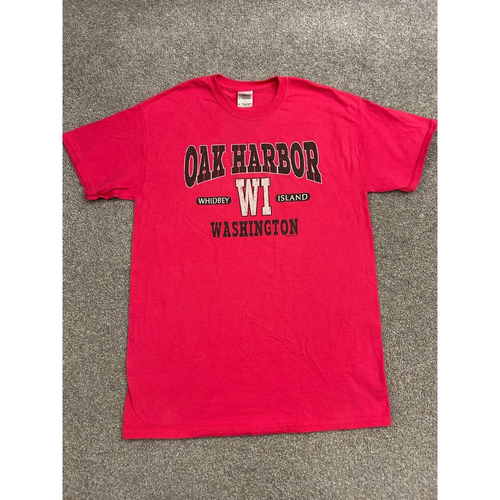 Retro Style Oak Harbor TShirt Men Medium Red Excellent Whidbey Island Washington